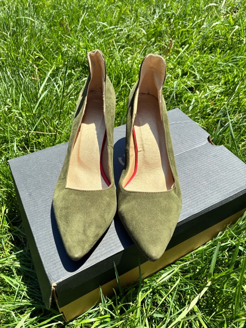 Olive Green Suede Pointed-Toe Women's Pumps NEVER WORN
